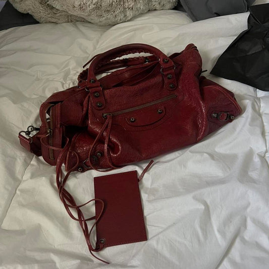 PreOwned Balenciaga burgandy city bag